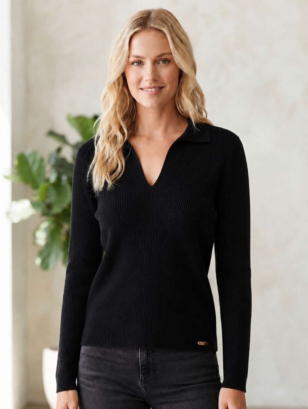Calvin Klein black ribbed-knit polo sweater with a V-neck and collar Size L